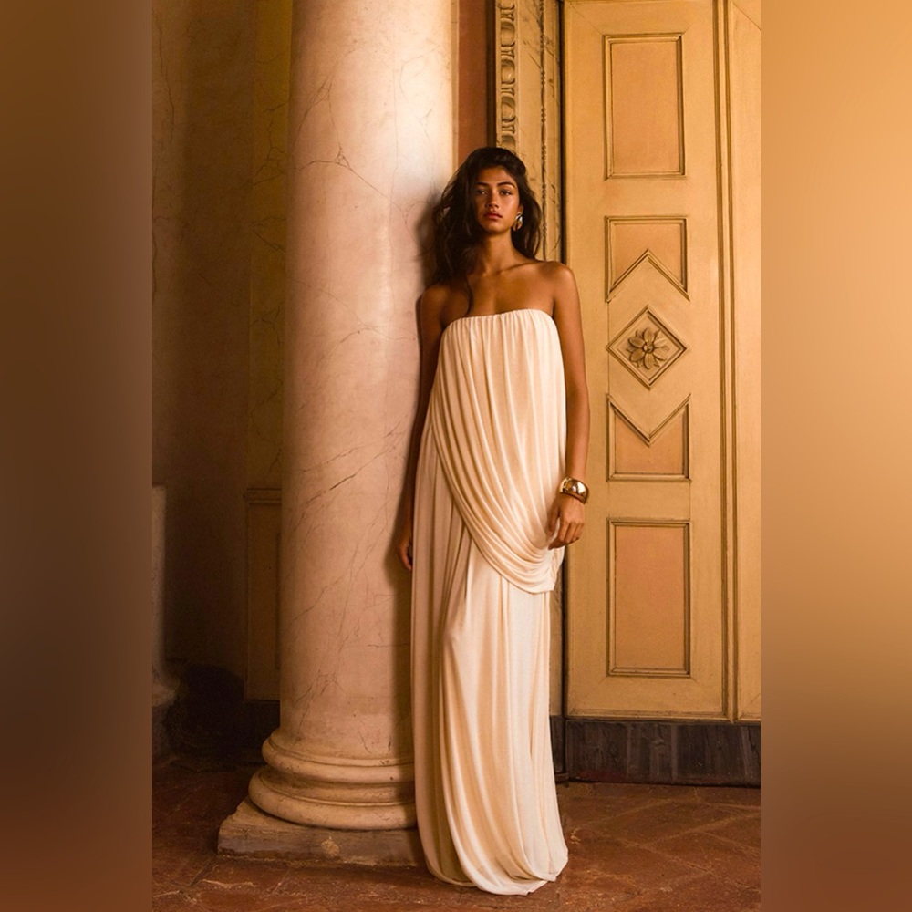 PrettyLittleThing Cream Strapless Gown